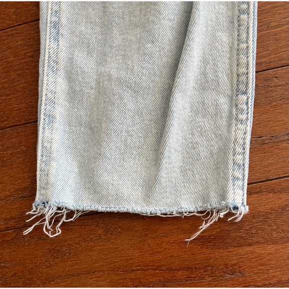 Hollister Ultra High Rise Mom Jeans Light Wash Distressed W24 L27 - Picture 16 of 16